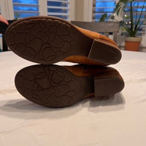 Korkease Brown Ankle Booties LIKE NEW! - Picture 3 of 6